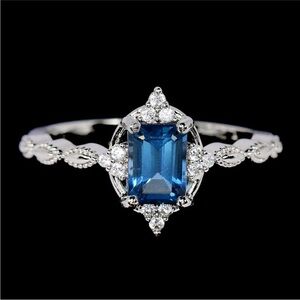 Stunning Natural London Blue Topaz w/ zircon in 925 Sterling Silver Ring Sz 8.25